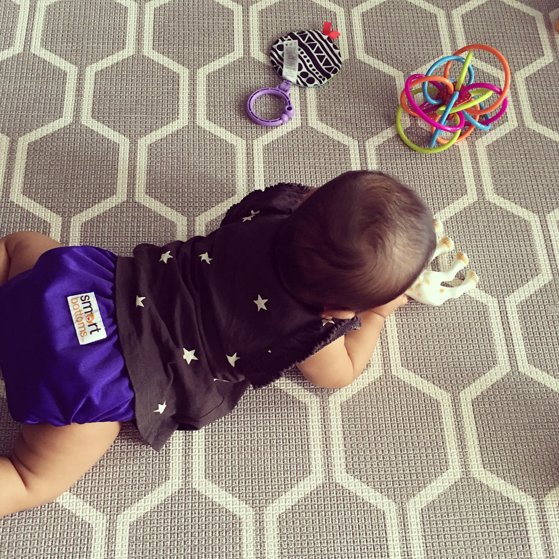 Smart Bottoms cloth diapers feature 100% organic cotton cloth diapers that are fashionable and made in the USA